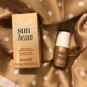 BNIB Benefit Sunbeam Highlighter